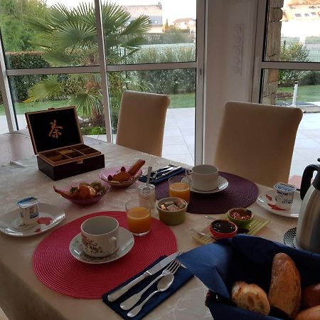Chez Mt Et Jr Acomodação com café da manhã Vannes Exterior foto